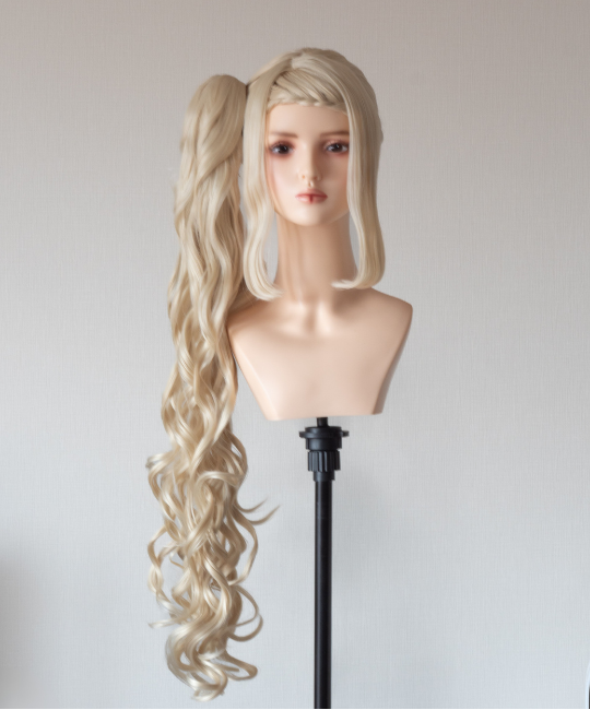 Custom wig example in Complexity 3, work 07