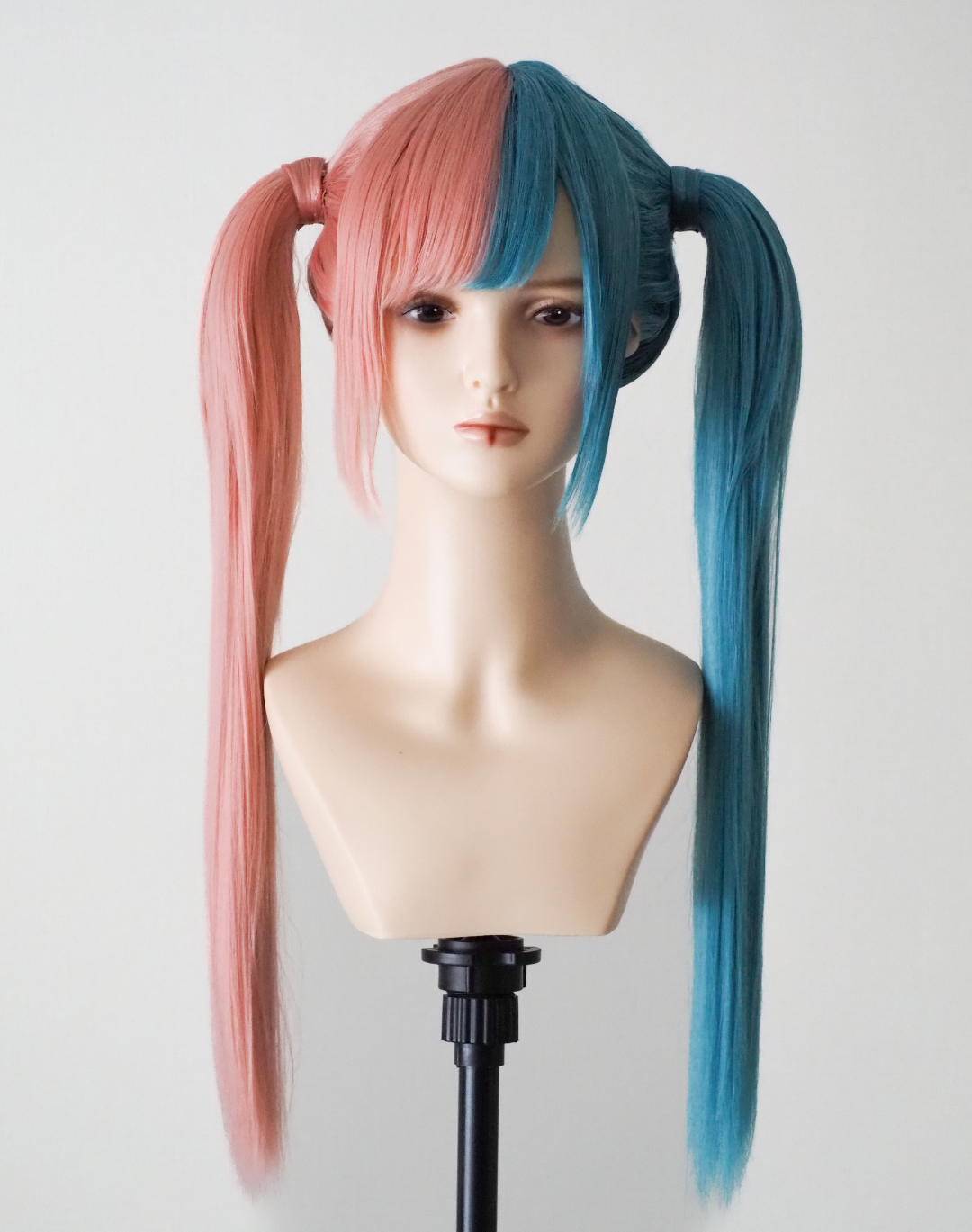Custom wig example in Complexity 3, work 03